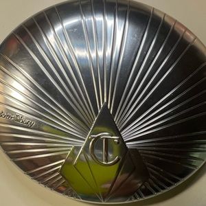 Charlotte Tilbury highlighter/discontinued